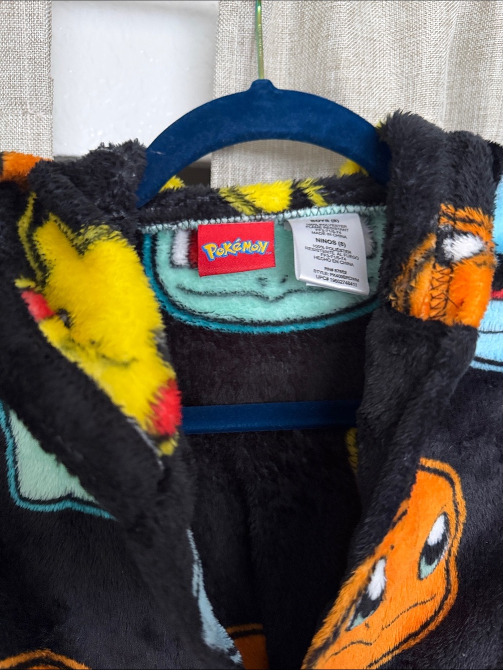 Pokémon Hooded Boys Robe size 8 - Picture 2 of 3